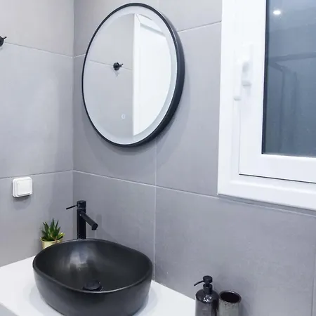 Panormou Modern 3 Bd Apt With Balcony Apartamento Atenas