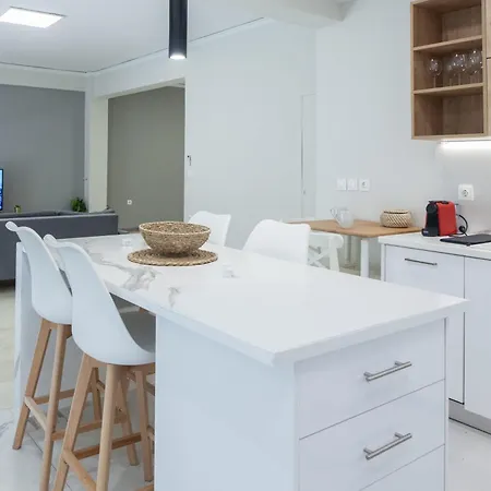 Apartment Panormou Modern 3 Bd Apt With Balcony *